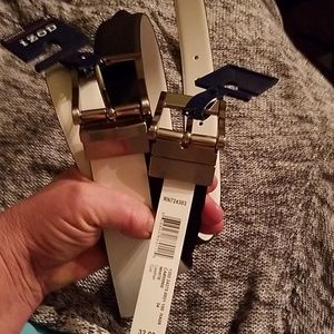 IZOD travel Leather Reversible black white belt